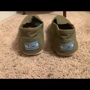 Toms Shoes - TOMS Women’s Olive Green Canvas Slip on- Size 8.5 Toms Shoes - TOMS Women’s Olive Green Canvas Slip on- Size 8.5